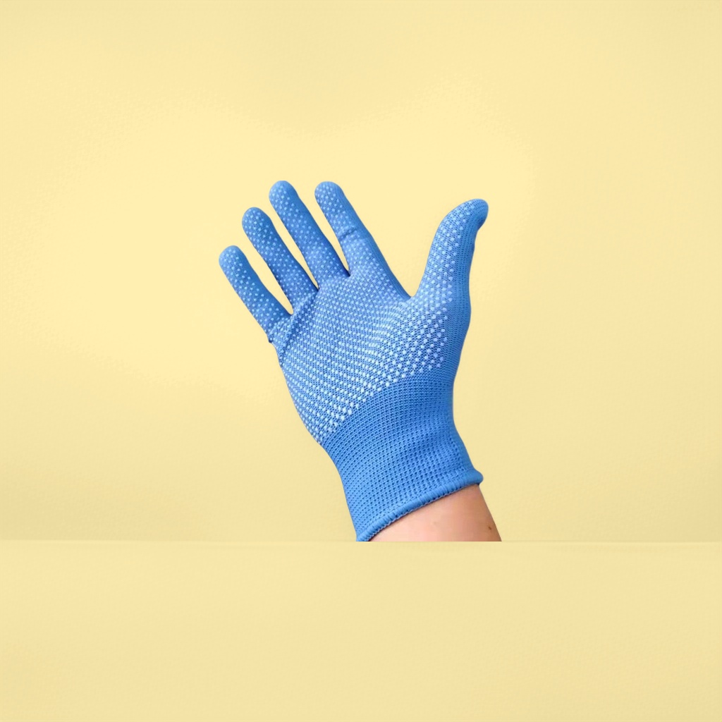 Blue thickened anti-slip gloves for both men and women, providing warmth and hand protection for winter outdoor work