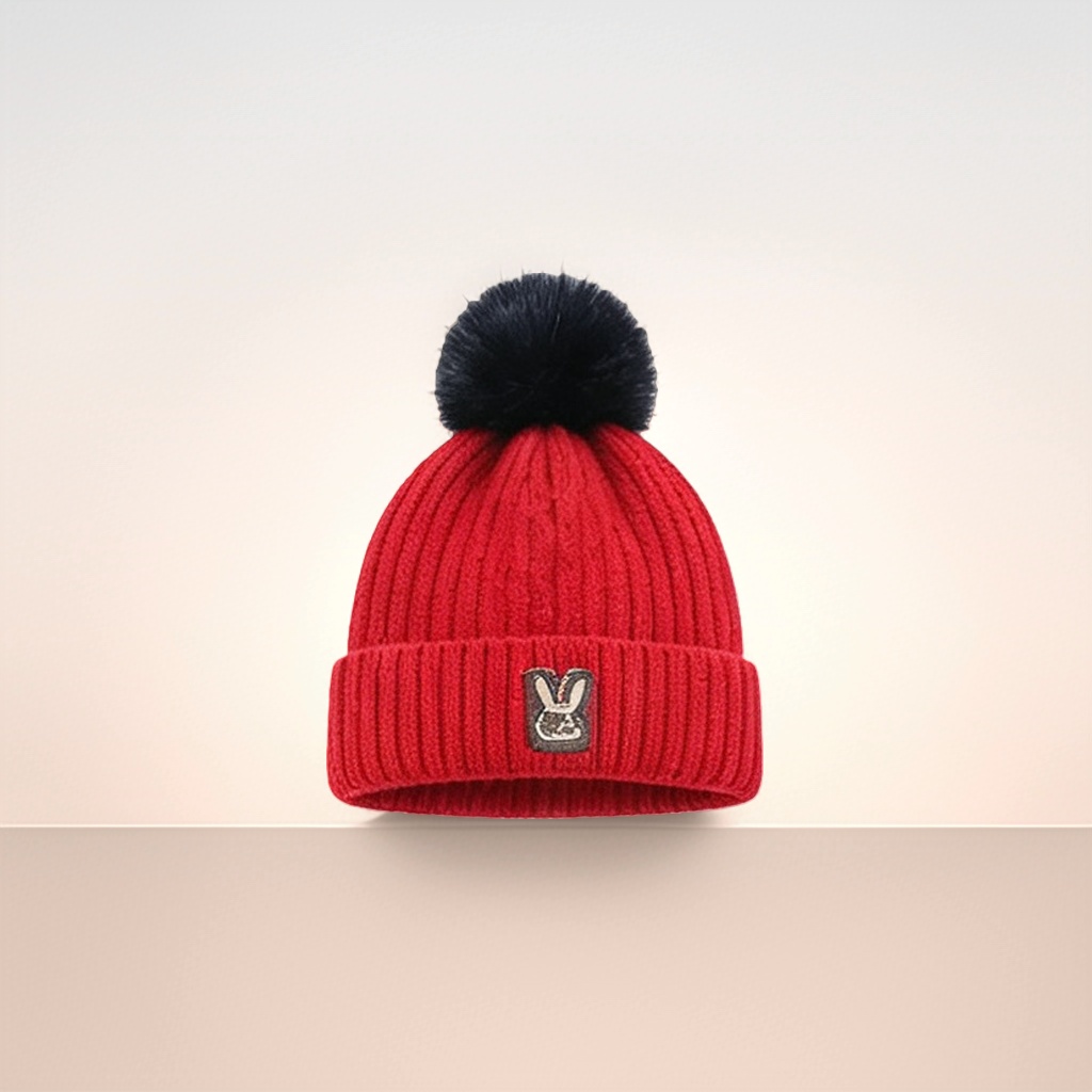 The red knitted cap as the main body, the warm woolen cap, is a versatile Korean style for women in autumn and winter, making the face look smaller details Picture