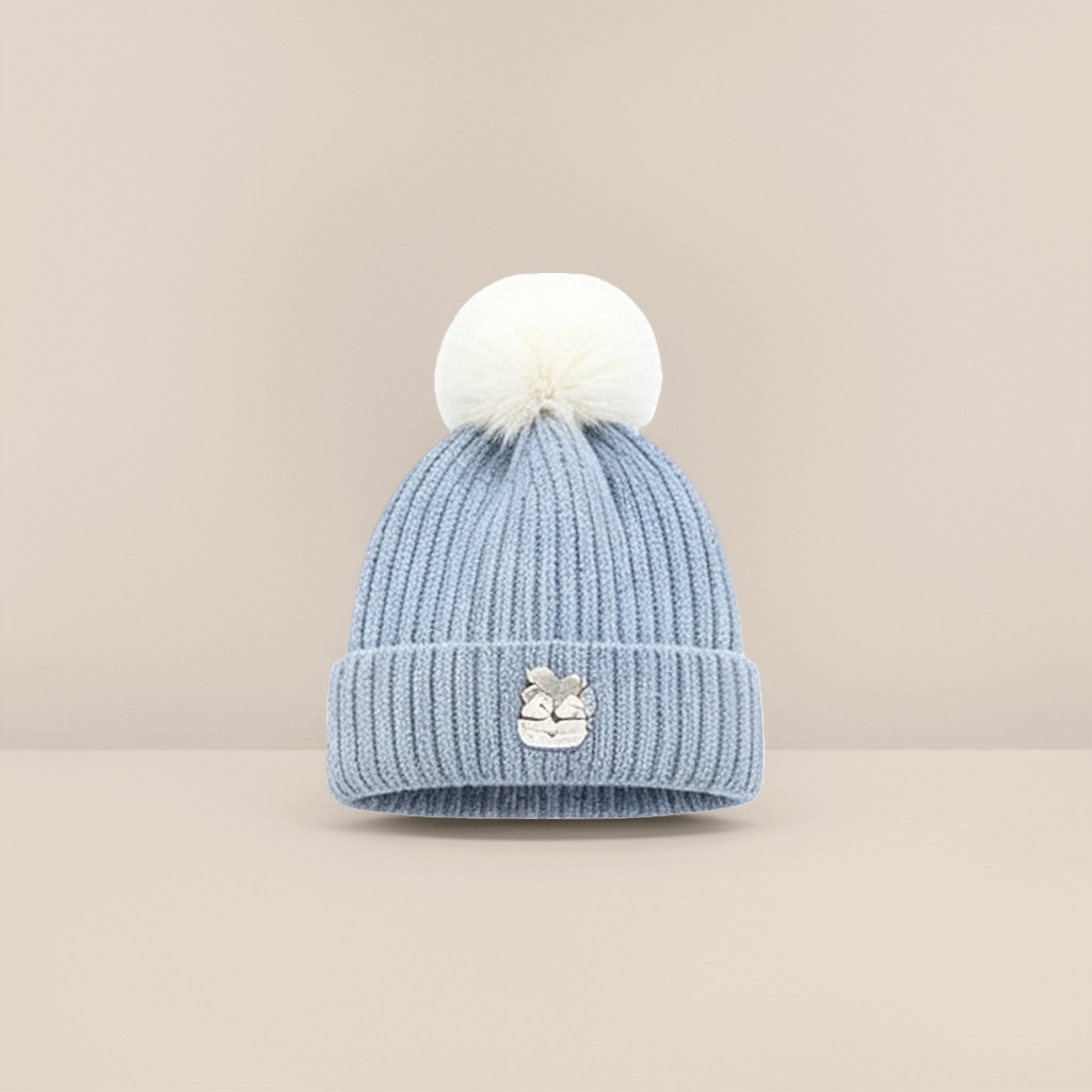 A light blue woolen hat for women, a warm knitted hat, a versatile and casual woolen hat for winter Application Scenario