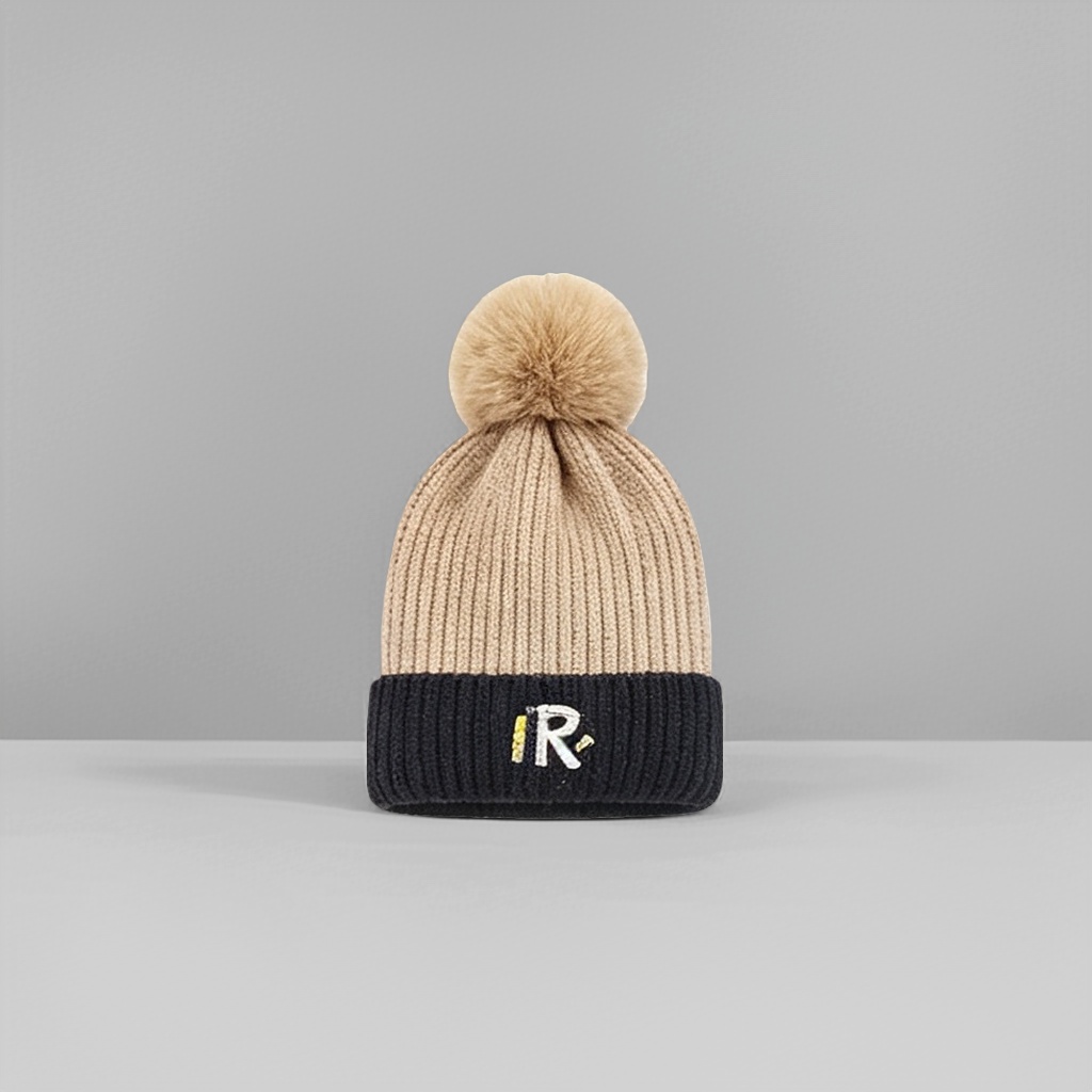 A thickened wool blend knitted cap for women to keep warm outdoors in autumn and winter Application Scenario