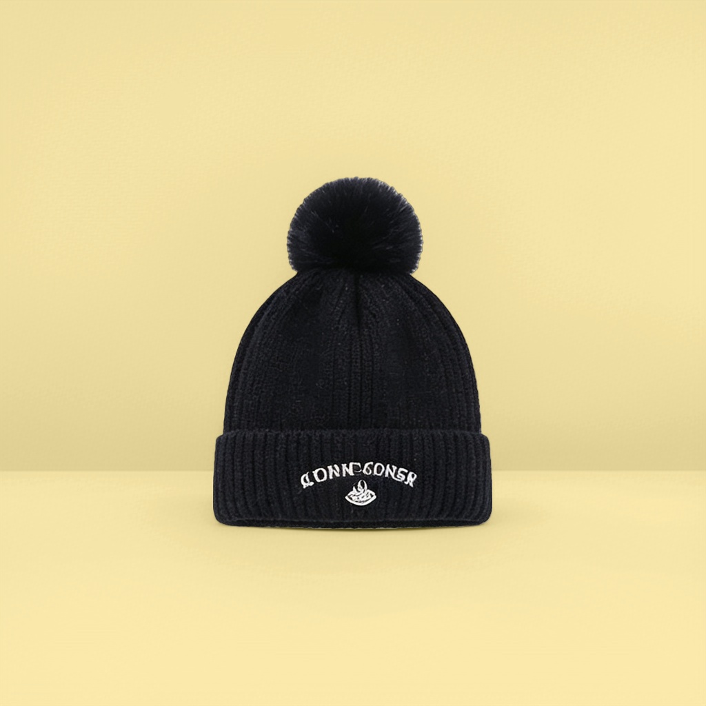 Black knitted cap, cool, versatile and warm woolen hat, knitted cap details Picture