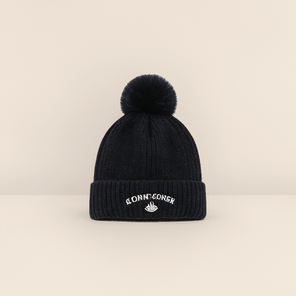 Black knitted cap, cool, versatile and warm woolen hat, knitted cap Application Scenario