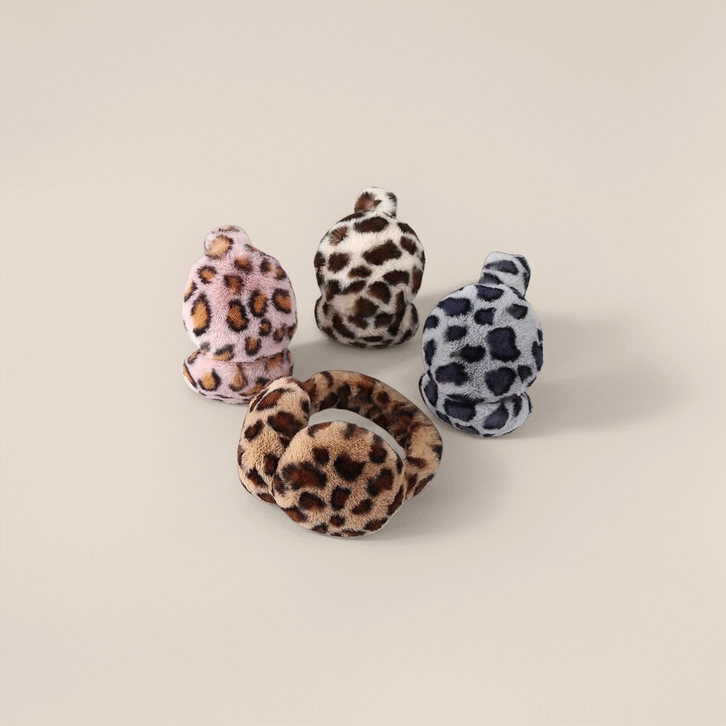 Leopard print pattern plush ear cups are warm, cold-proof, fashionable and versatile, a must-have for autumn and winter Specification image