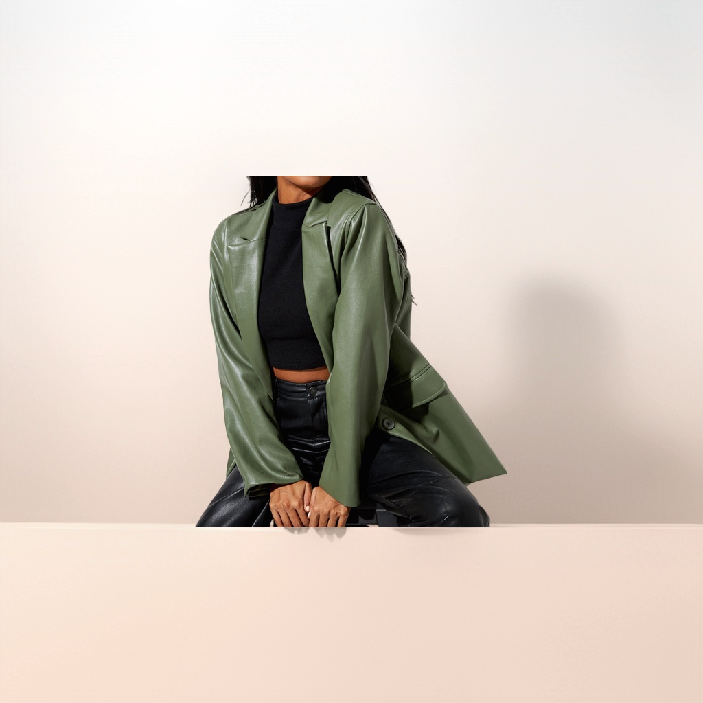 绿色皮质外套 女式修身短款春秋外搭小香风