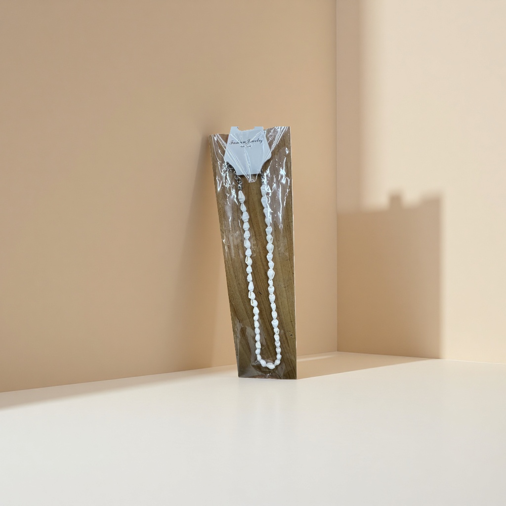 White shell necklace for women, natural mother-of-pearl round and lustrous collarbone chain details Picture