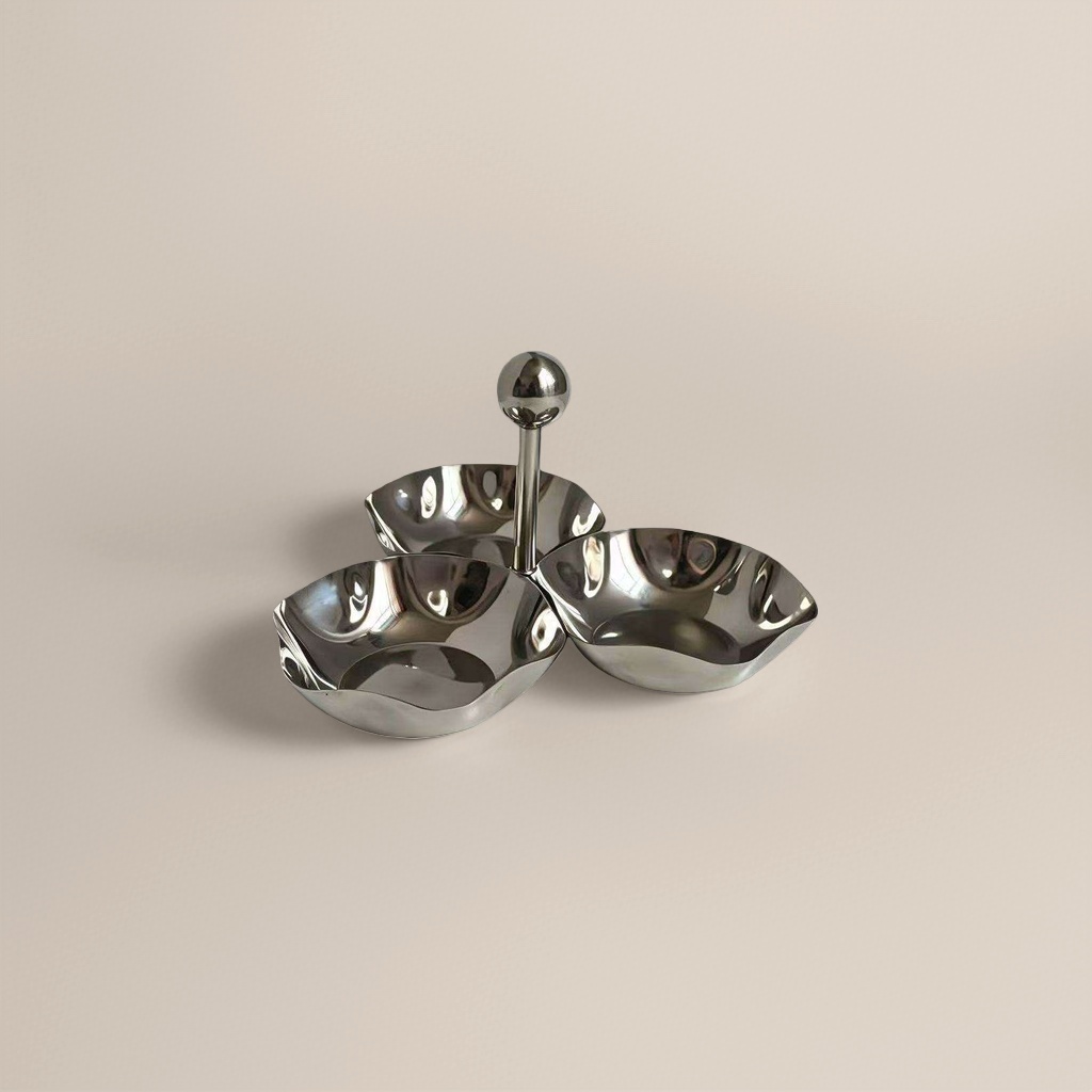 The main body of the metal three-compartment fruit plate is a simple Nordic-style dining table item for home living room fruit plates Application Scenario