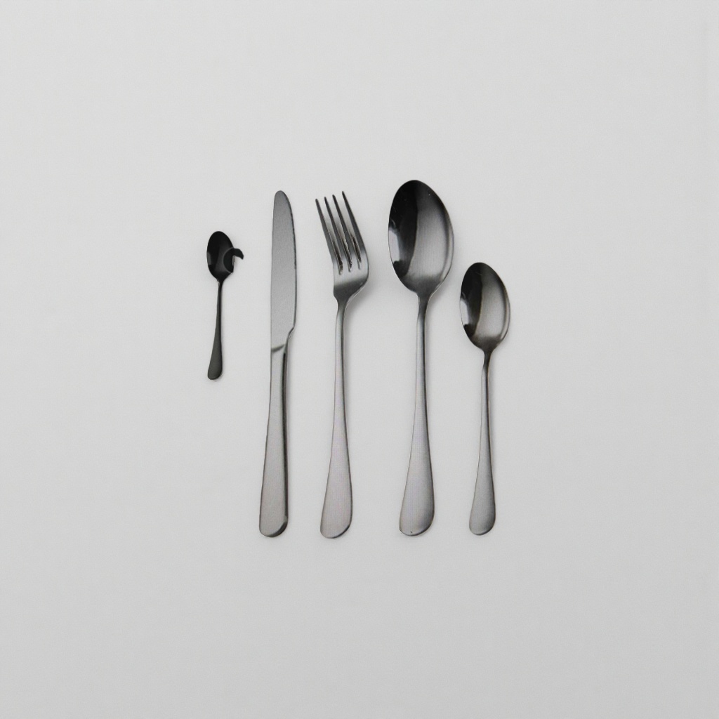 Silver tableware set, stainless steel household Western tableware gift box for knives, forks and spoons Application Scenario