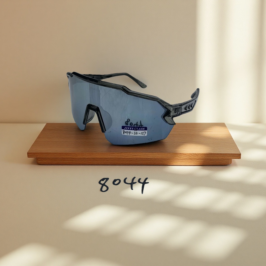 The UV400 unisex sports sunglasses feature a lightweight and anti-slip protective design Specification image