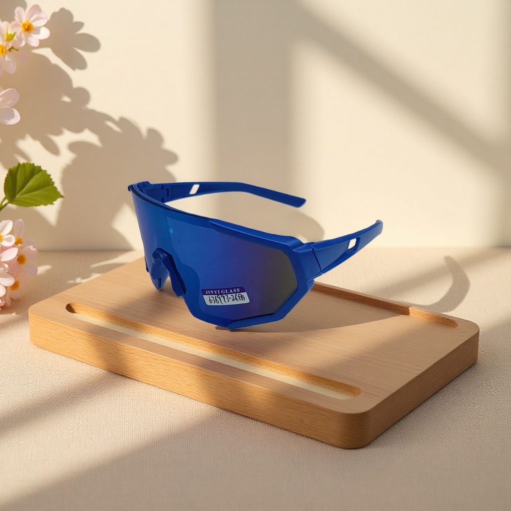 The blue sports sunglasses, unisex polarized sunglasses UV400, are lightweight and comfortable for protection Application Scenario