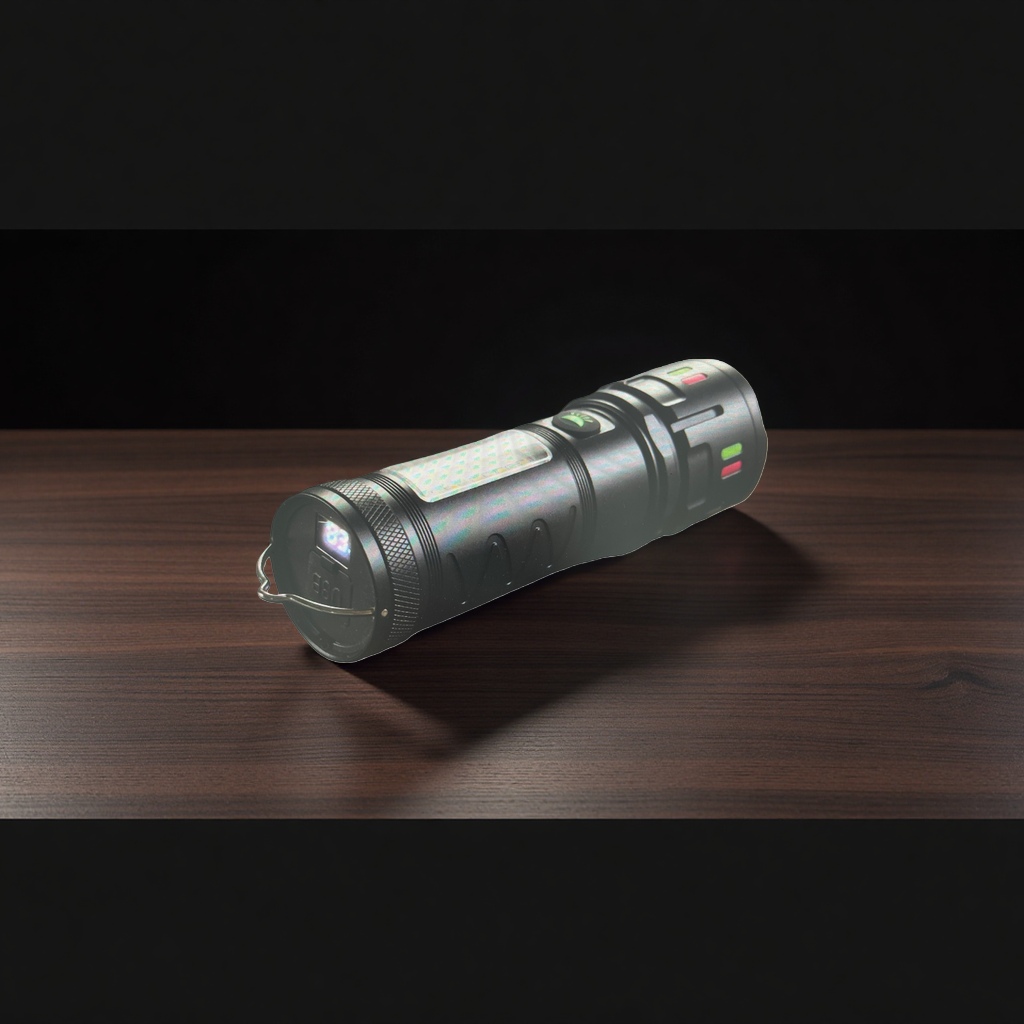 This is an emergency flashlight for outdoor mountain climbing with an aluminum alloy body and a long-range range of 300 meters Application Scenario