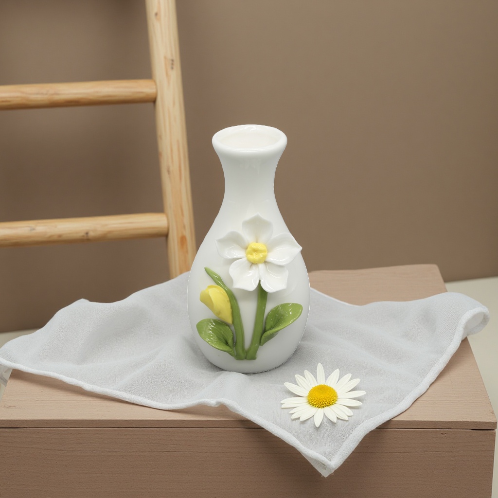 白色陶瓷花瓶产品图