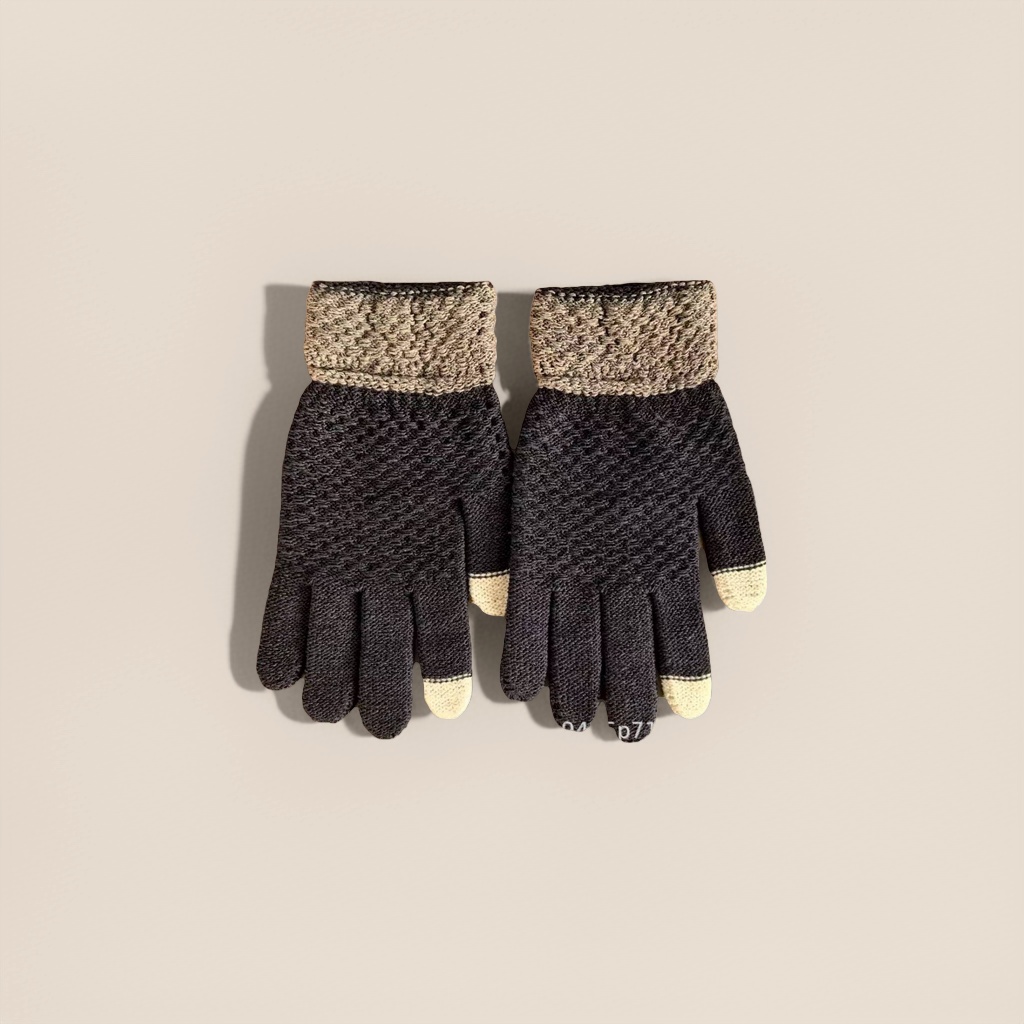 Knitted gloves with a velvet-like touch, elastic and slimming, suitable for women's commuting and cycling Application Scenario