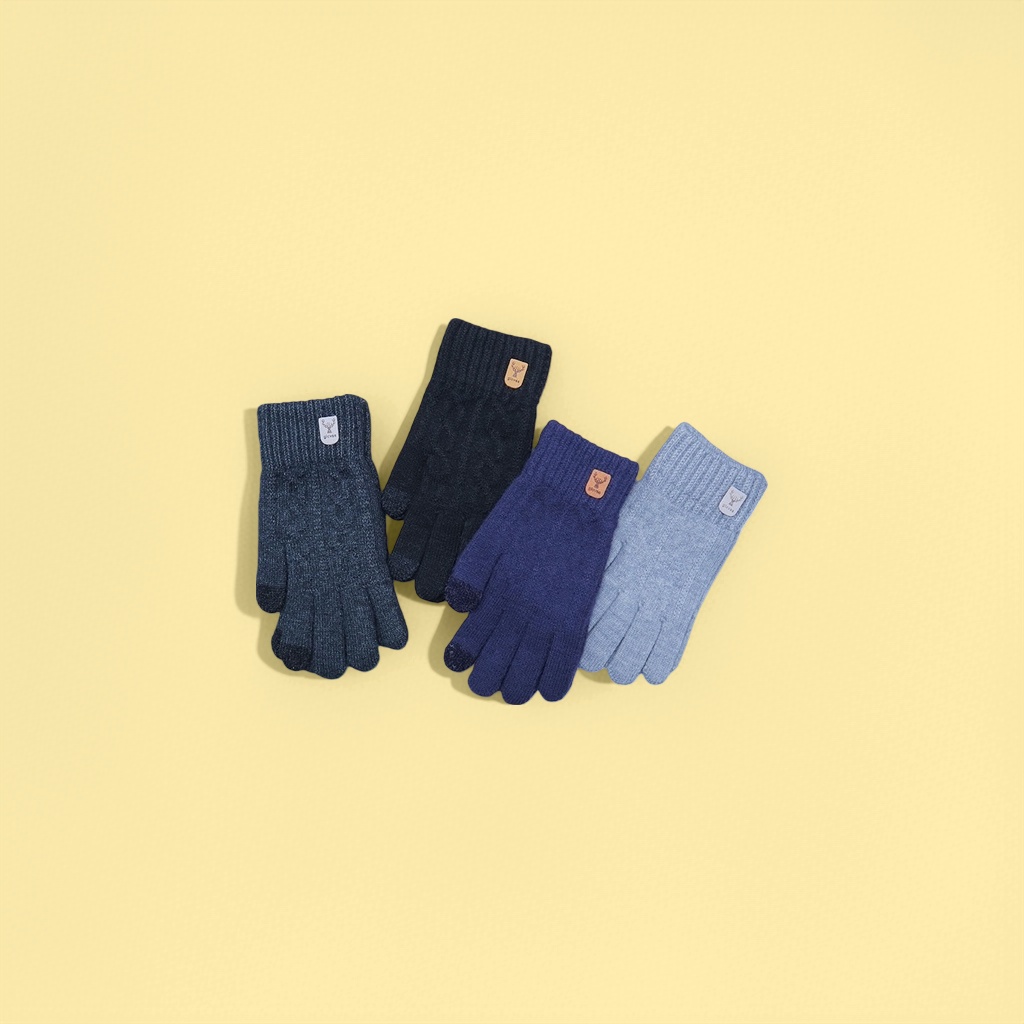 Knitted gloves made of wool blend with thickened touch screen, suitable for women to keep warm in winter