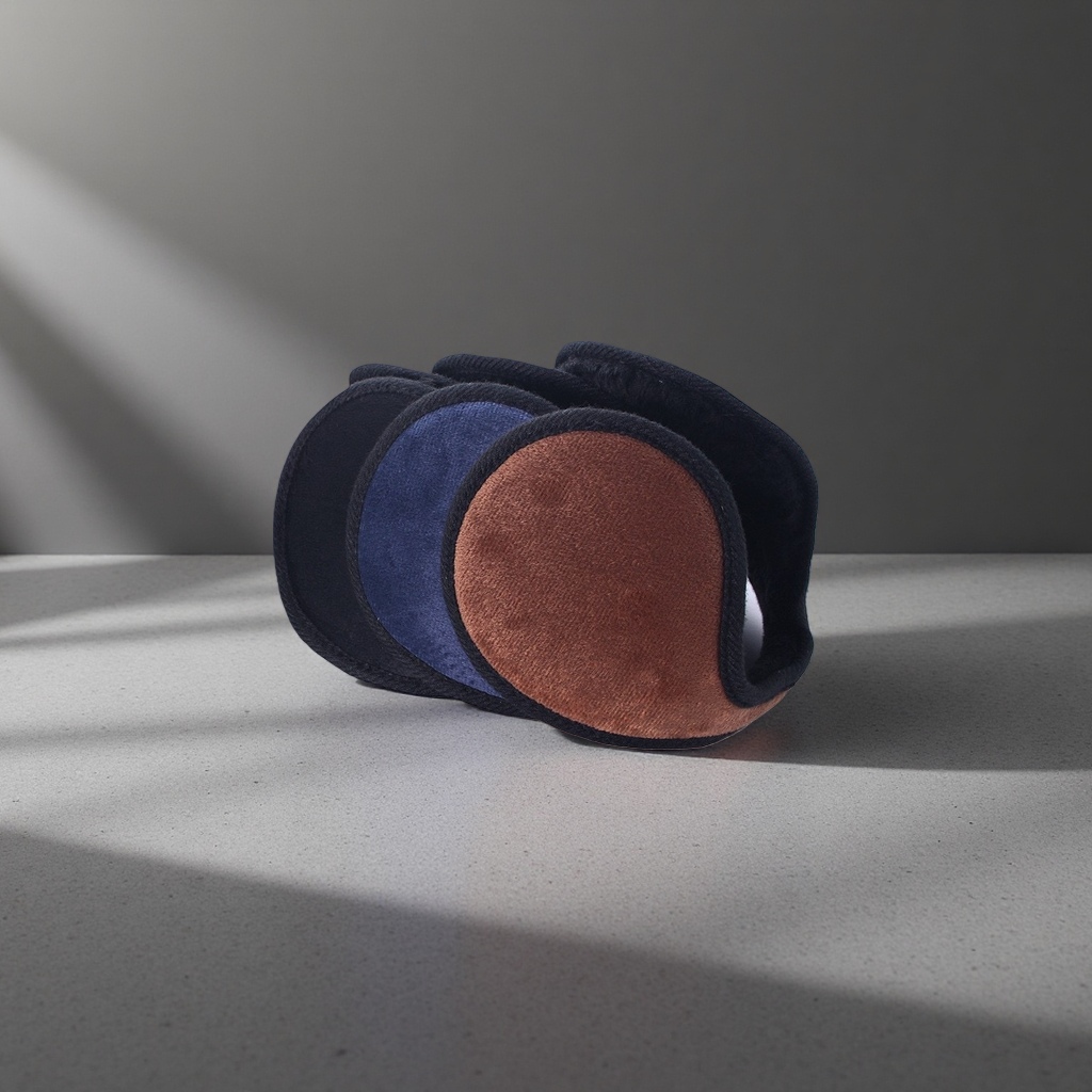 The over-ear noise-cancelling headphones are comfortable, breathable, and foldable for long-term wear and portability Application Scenario