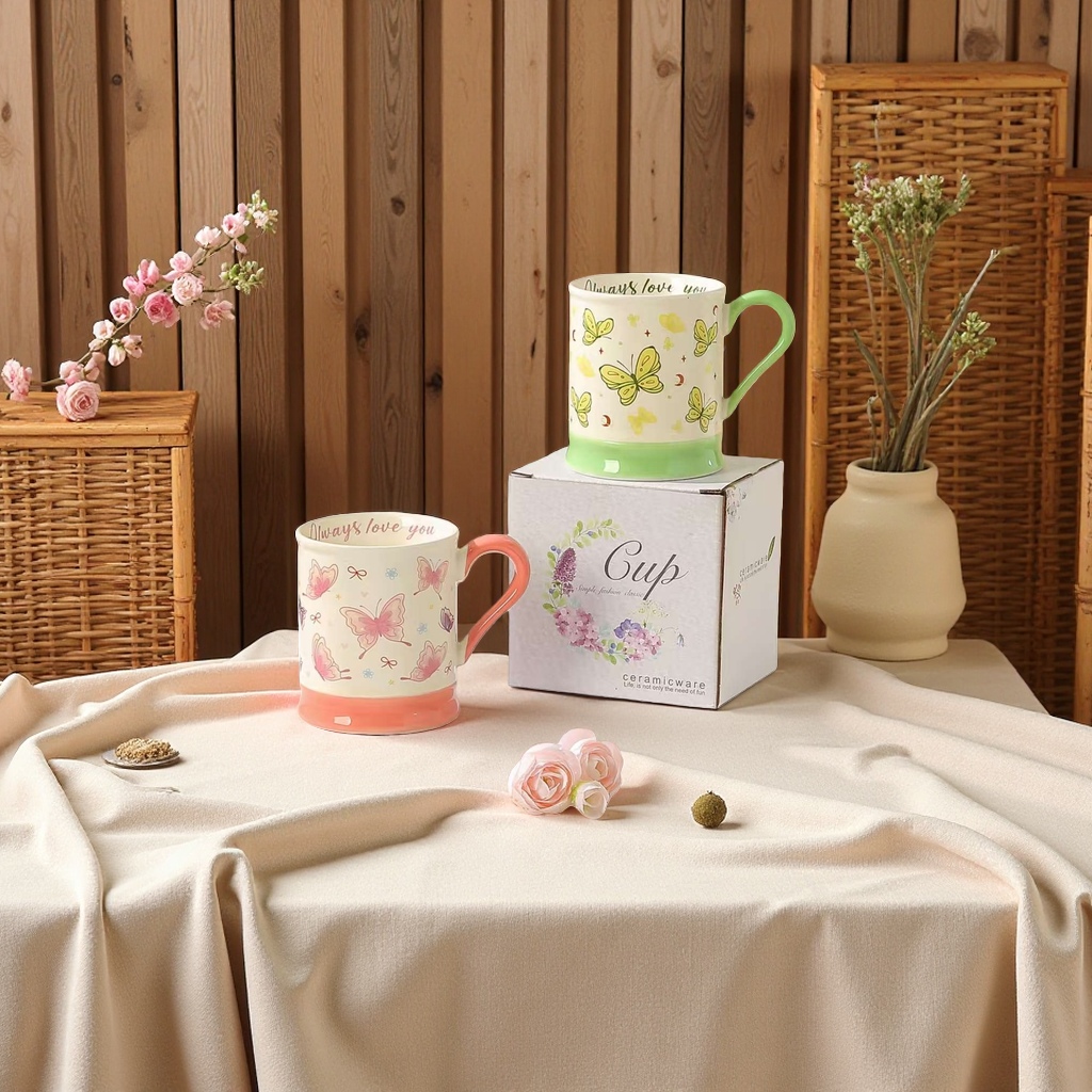 This is a lightweight and durable office tea and drinking cup made of hand-pulled bone China details Picture