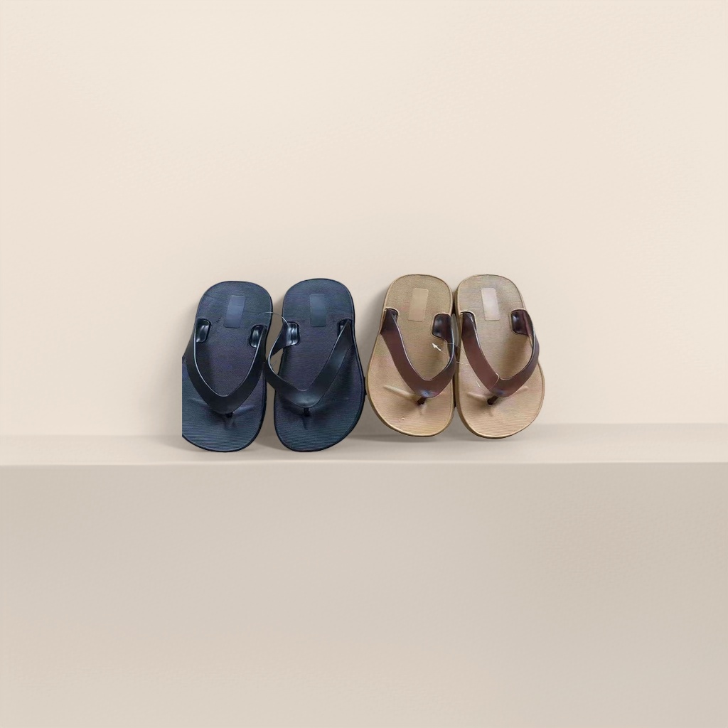 Plastic flip-flops for summer are breathable, anti-slip and lightweight Application Scenario