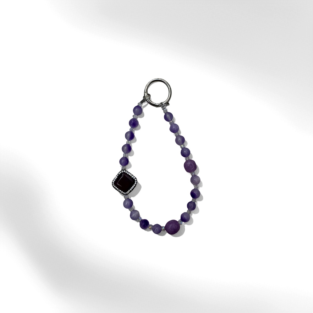 Purple bead bracelet for women is a simple, fashionable and versatile wrist accessory