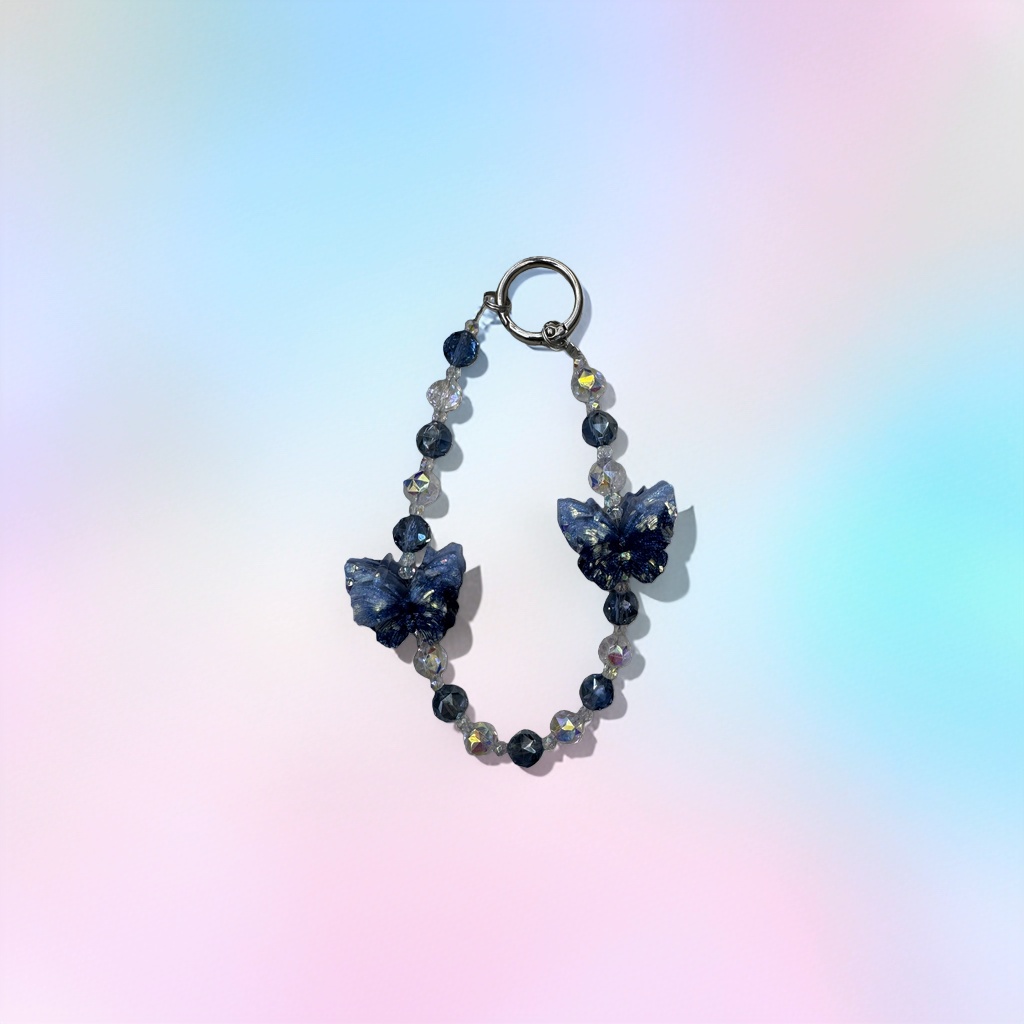 Blue flower crystal bead bracelet is a fashionable and versatile accessory for women Application Scenario