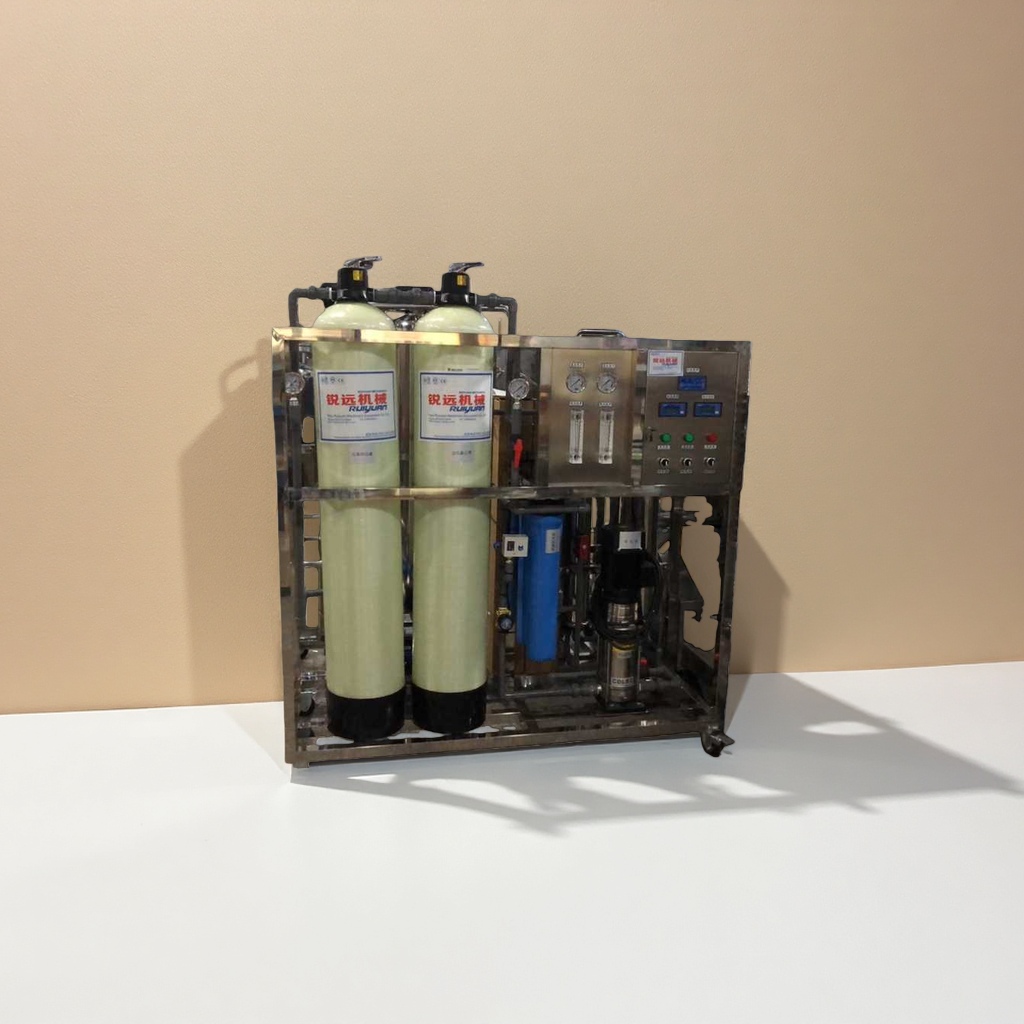 Multi-functional filtration and purification device for reverse osmosis pure water treatment system of industrial water purification equipment
