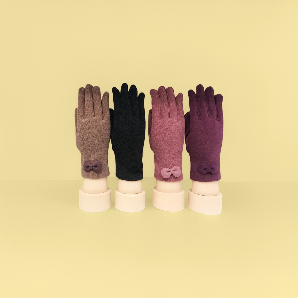 Thickened cold-proof knitted cotton and wool gloves for both men and women, winter cycling work gloves Application Scenario