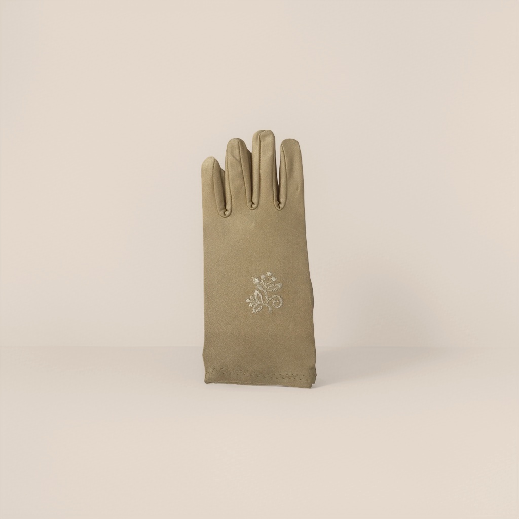 Light-colored embroidered ladies' gloves are elegant and versatile, providing warmth Specification image