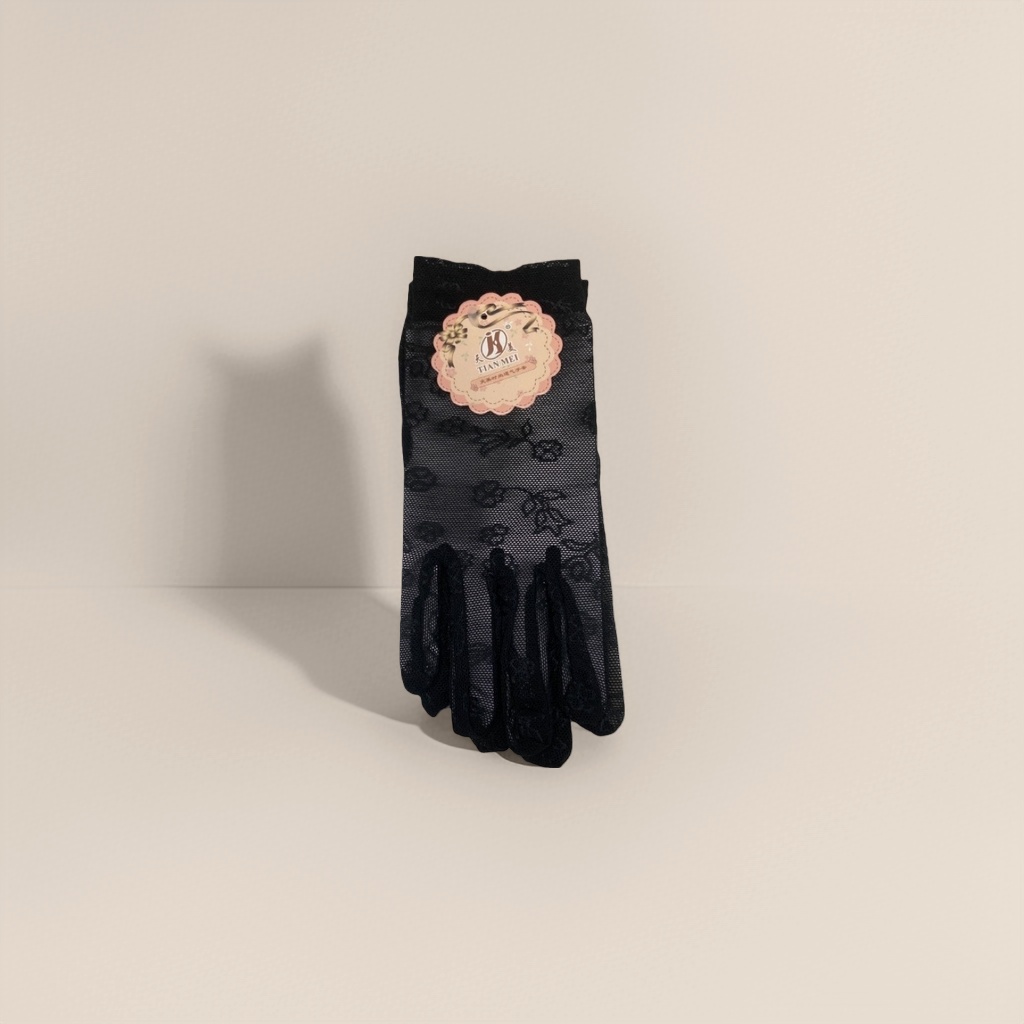 Black lace gloves are the main fashionable gloves for winter Specification image