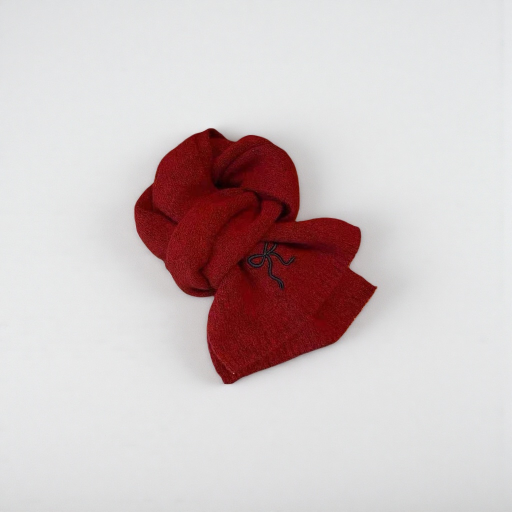 Red scarf made of pure wool, thick and warm, for women in autumn and winter Application Scenario