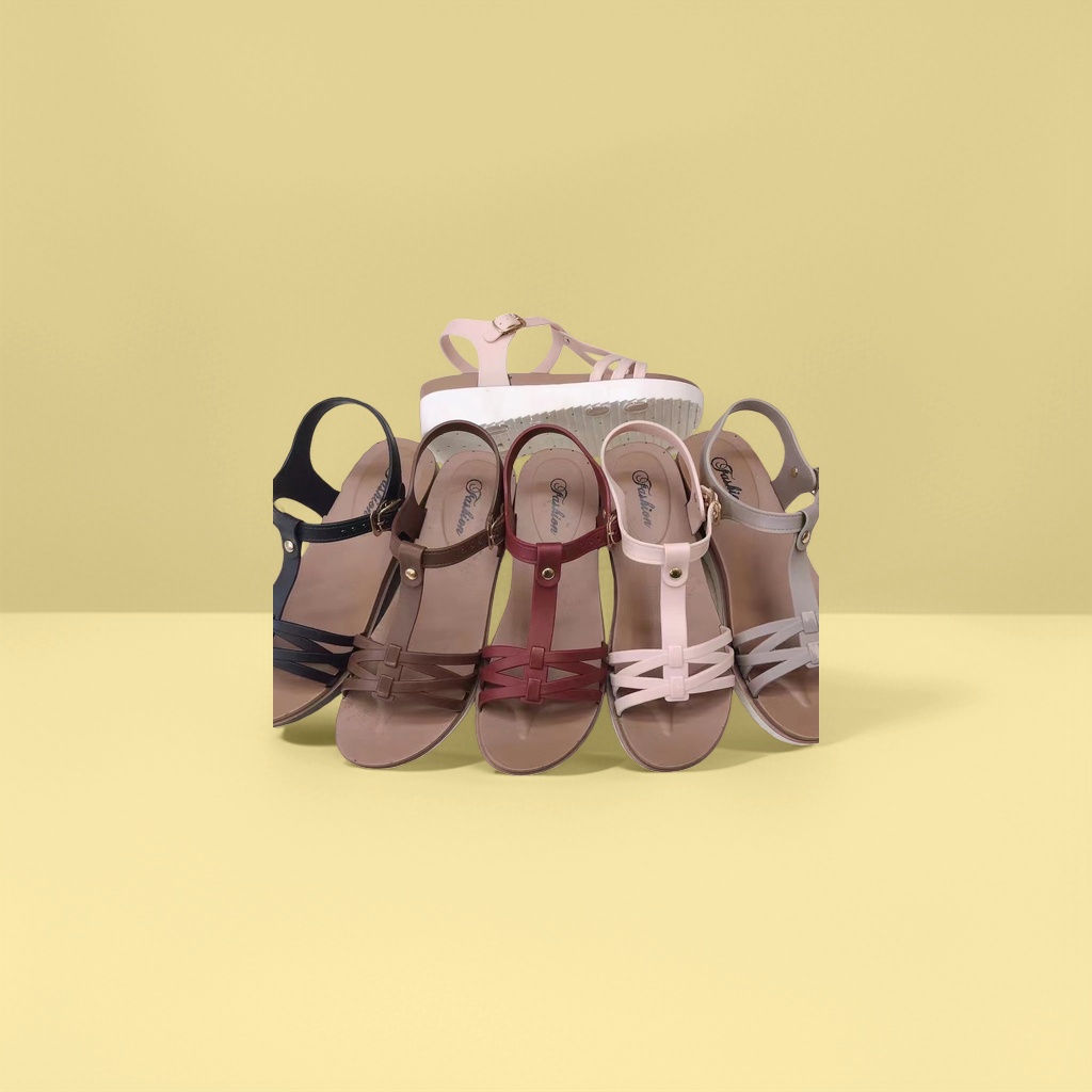 凉鞋青少年女/洞洞鞋女夏季带链条/凉鞋/Heels/洞洞鞋女增高产品图