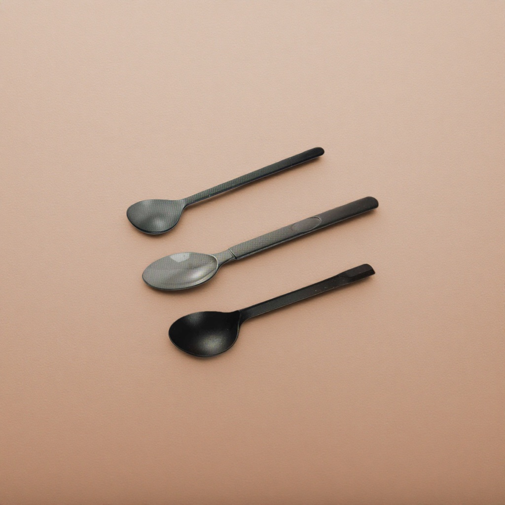 Metal spoon, stainless steel long-handled spoon, 15cm, household kitchen spoon, multi-functional stirring spoon Application Scenario