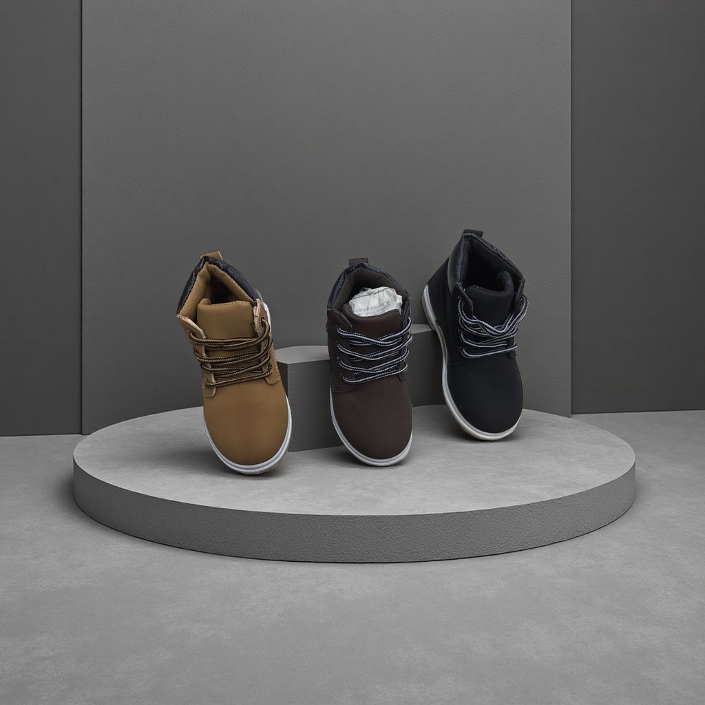 Three pairs of high-top shoes in black, white and grey are available for both men and women. They are casual sneakers Application Scenario