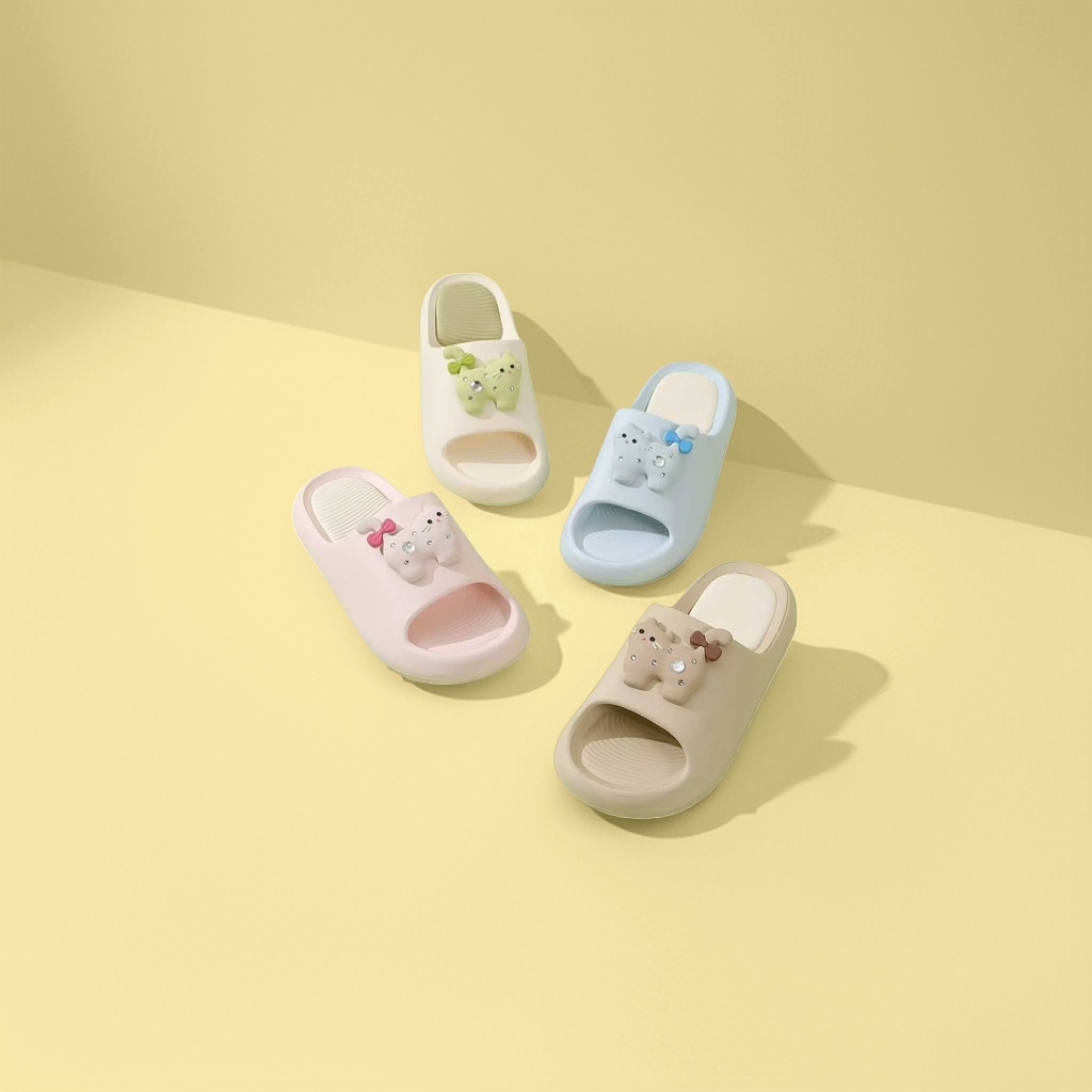 Cute cartoon-decorated cotton slippers, comfortable and warm home slippers, suitable for both women and men Item Picture