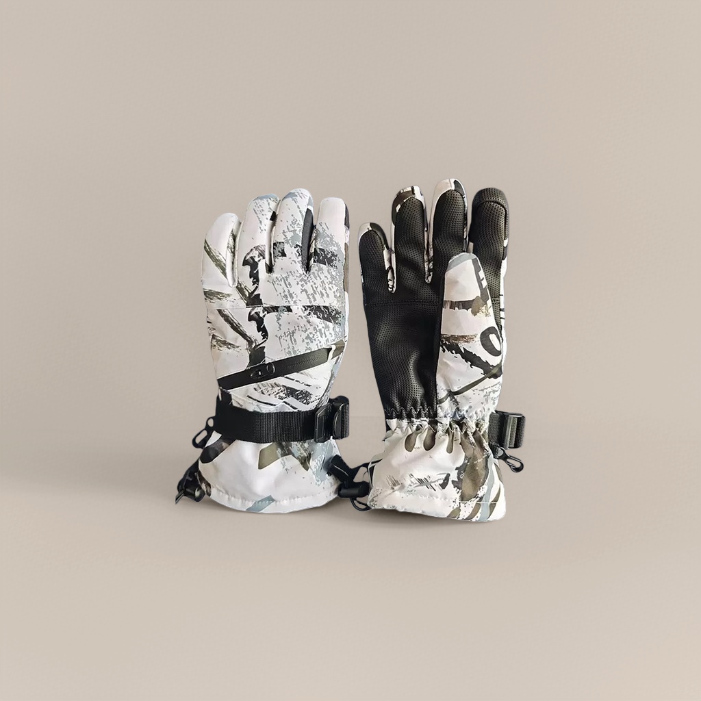 Camouflage patterned anti-slip and wear-resistant gloves for both men and women, suitable for outdoor cycling warmth Application Scenario