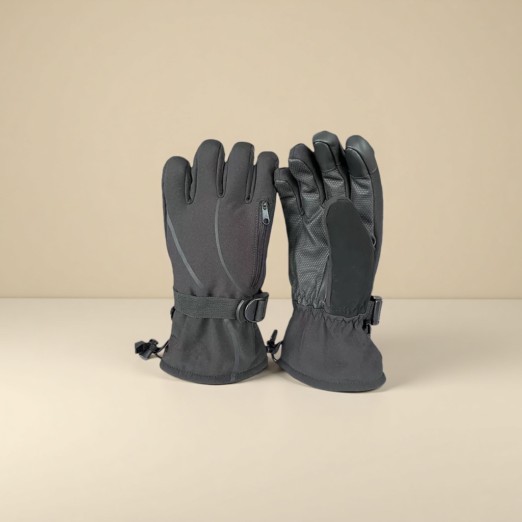 Outdoor ski gloves are windproof, waterproof, breathable, fleece and thickened Application Scenario
