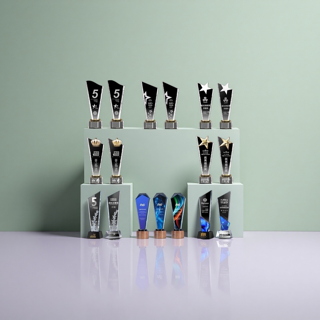 Customized trophy for the award ceremony with a metallic texture Application Scenario
