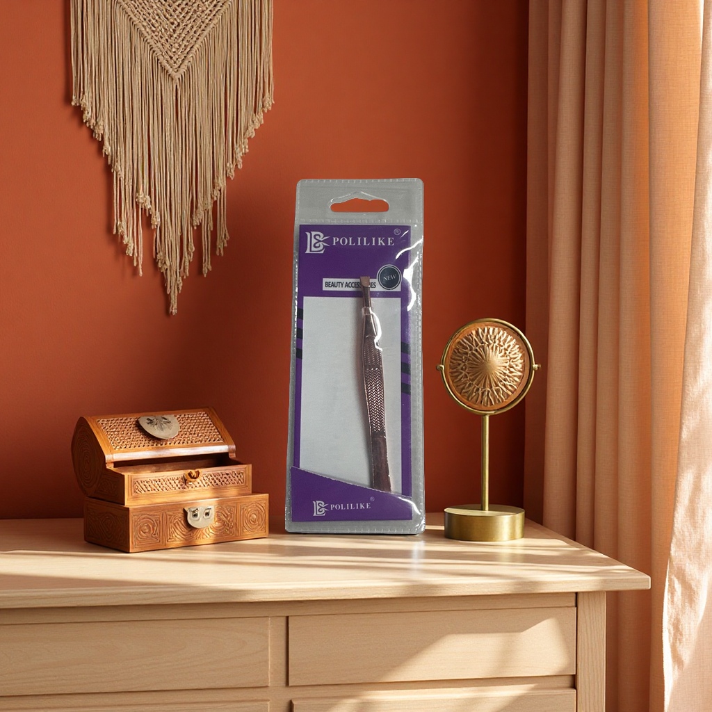 Beauty tools: Tweezers made of fine steel with fine tips, eyebrow shaping pliers, for curling and shaping eyelashes