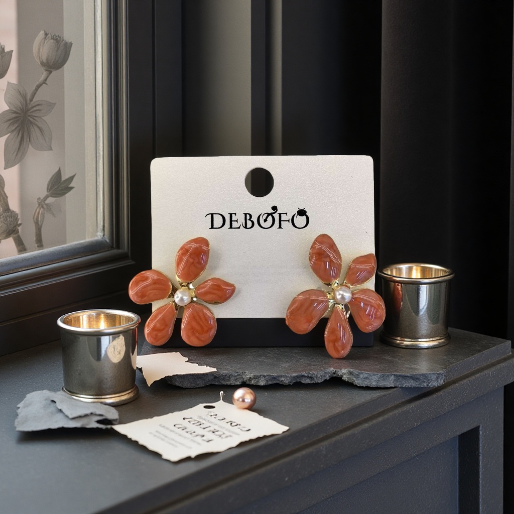 The flower earrings feature a fashionable and simple design. They are light, versatile and suitable for daily wear