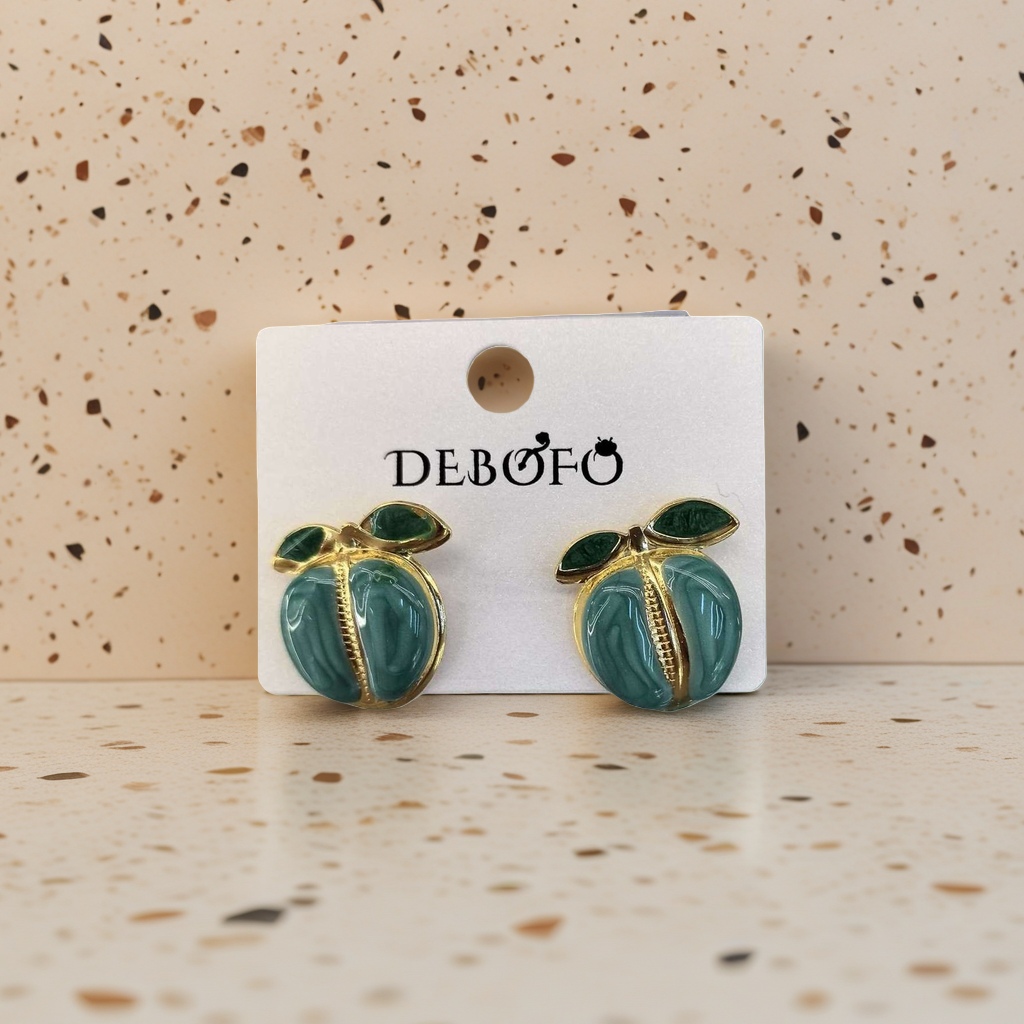 A pair of fashionable and simple earrings and light luxury alloy stud earrings for women details Picture