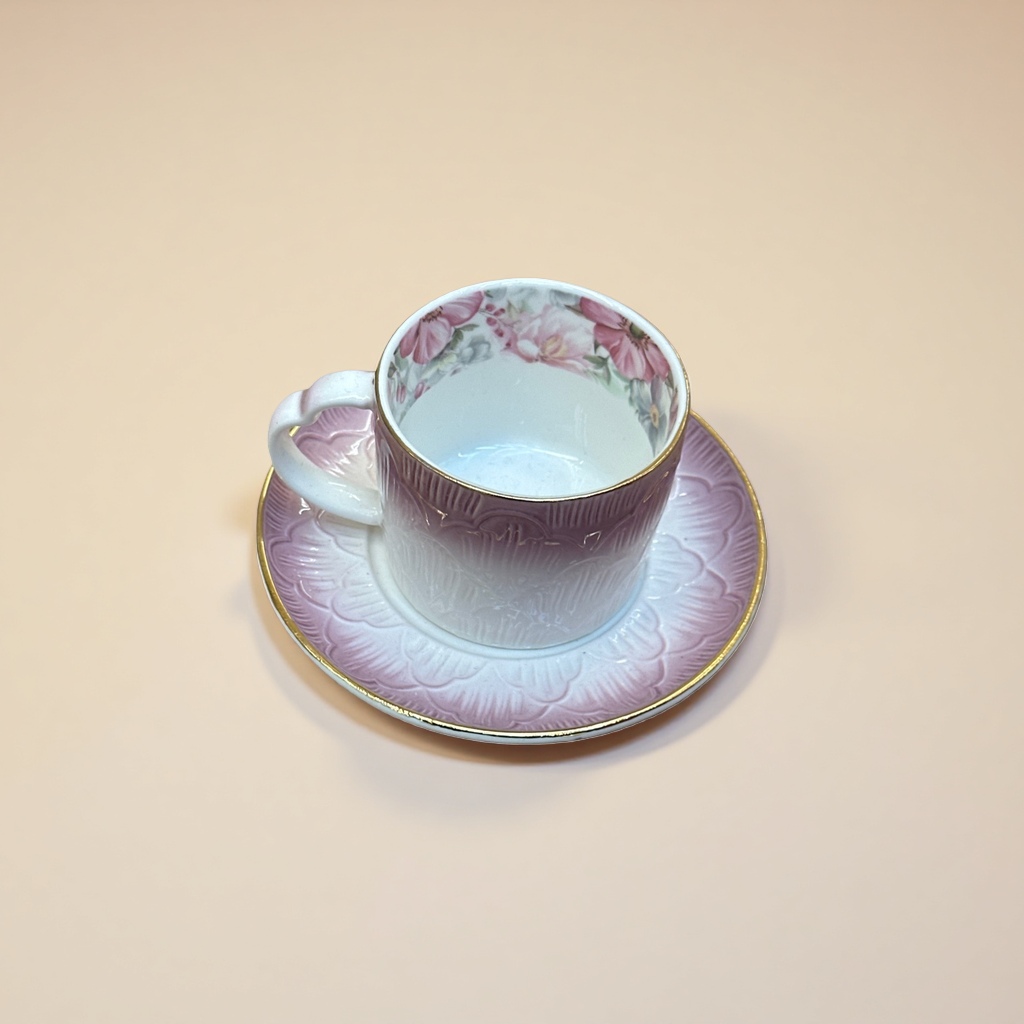 粉色花卉图案茶杯碟子套装产品图