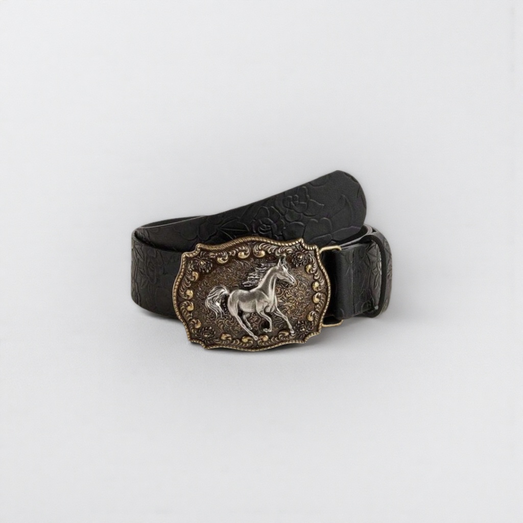 A black belt with horse-shaped metal buckles and a men's leather belt is simple and fashionable