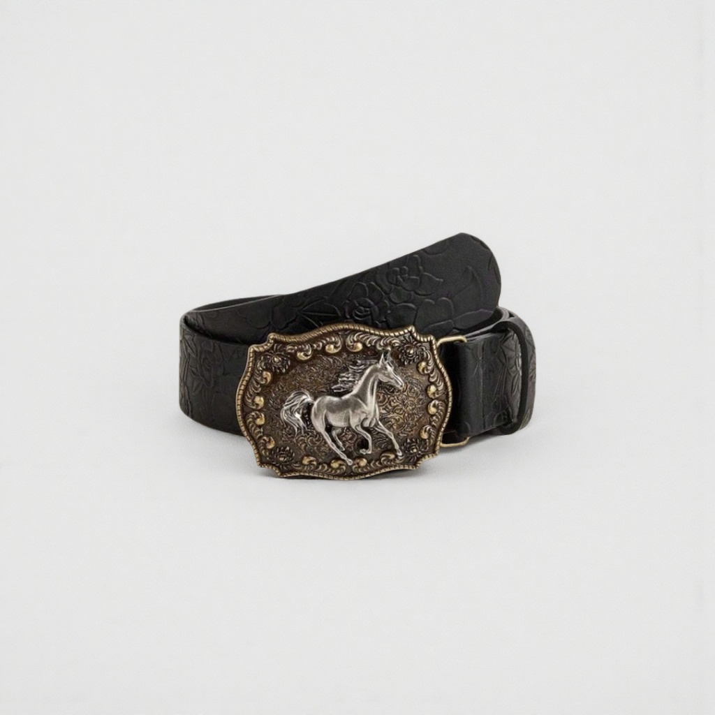 A black belt with horse-shaped metal buckles and a men's leather belt is simple and fashionable Application Scenario