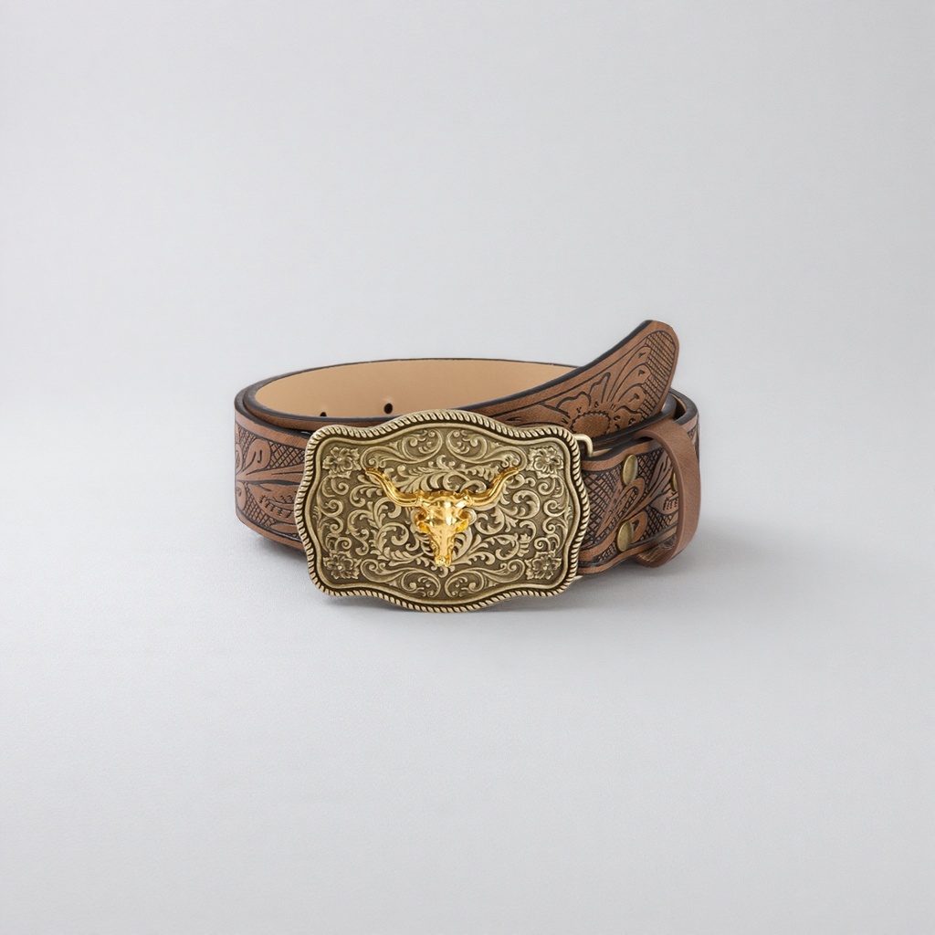 The Western-style retro cowhide belt for men is versatile and adjustable for both business and casual wear Application Scenario
