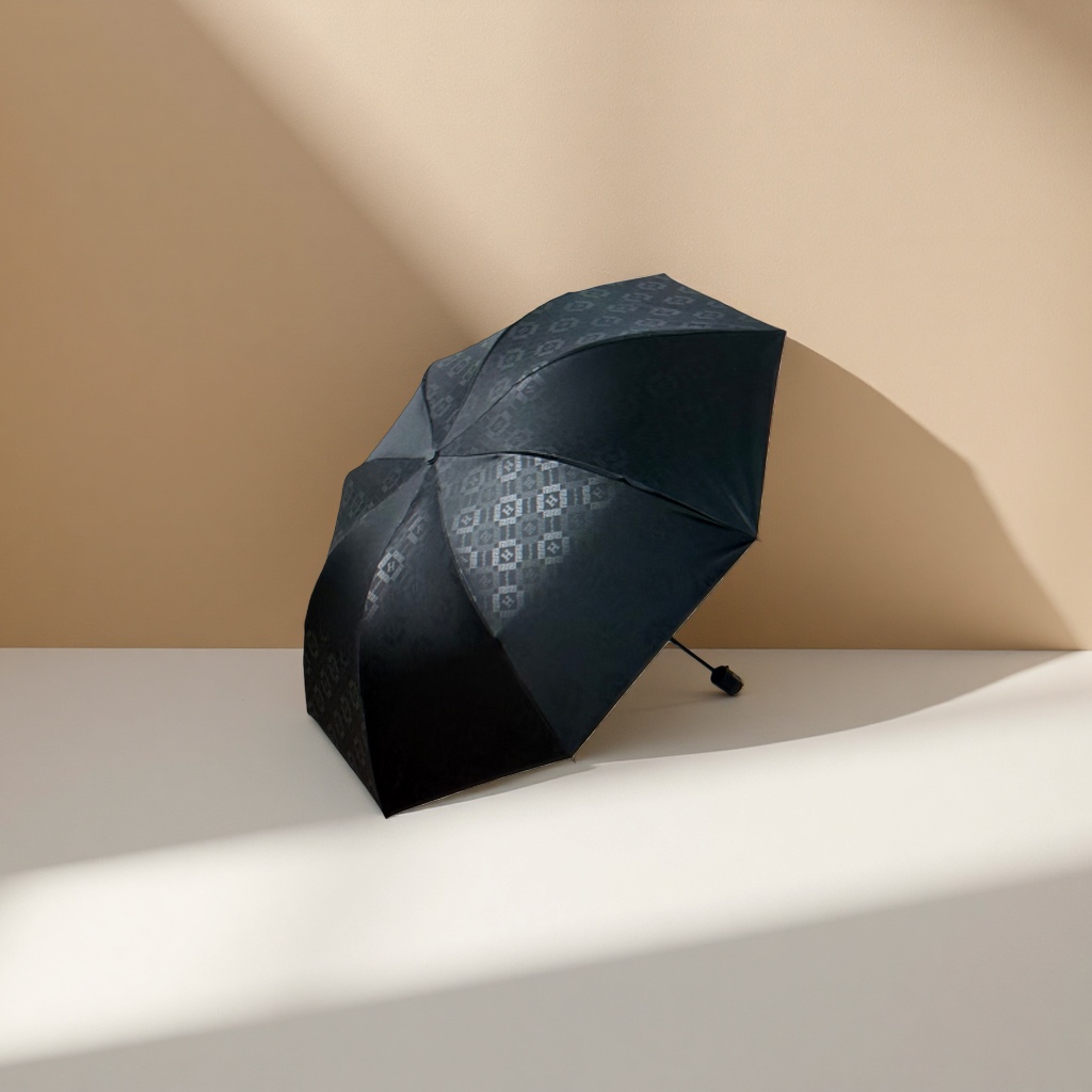 Black pattern umbrella, fashionable printed, all-weather, waterproof, sun-proof, lightweight and foldable details Picture