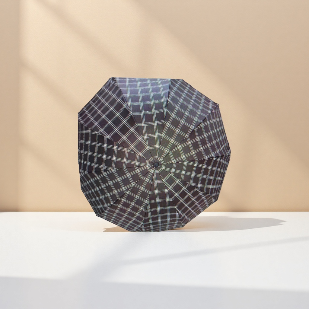 A checkered pattern umbrella for both weather and rain, waterproof and sun-proof, lightweight folding umbrella Application Scenario