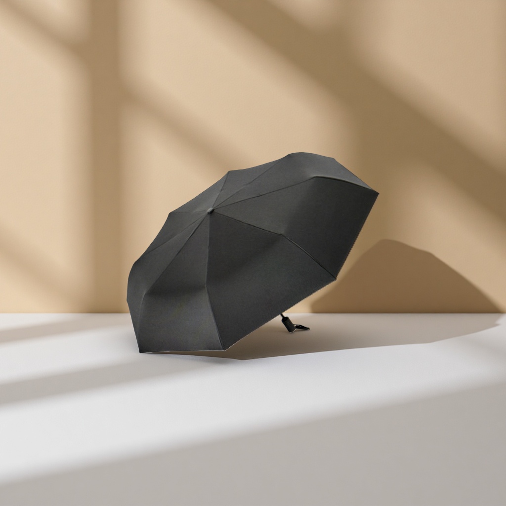 Black high-density impact-resistant fabric umbrella, three-fold portable, wind-resistant, sun-proof and lightweight Application Scenario
