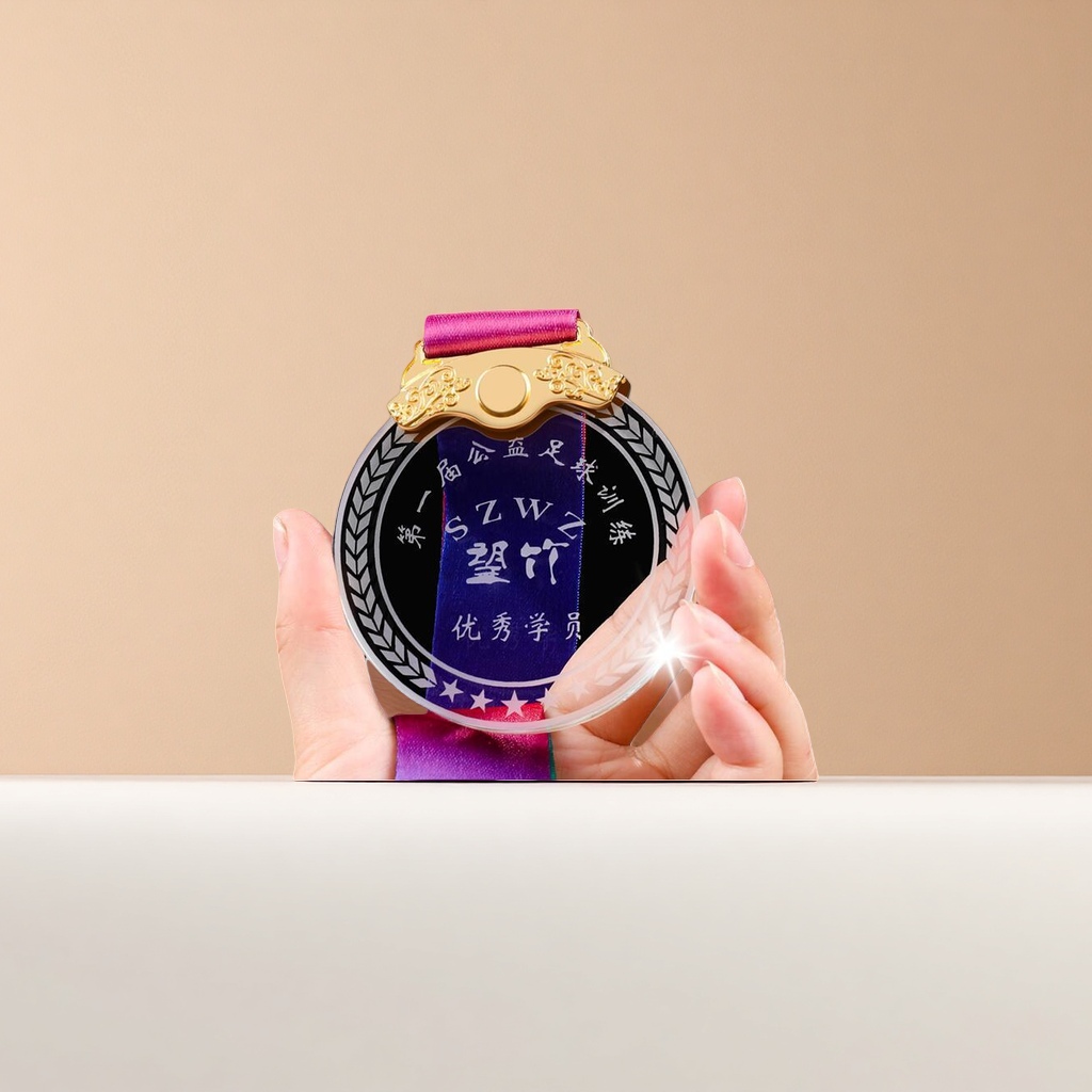 High-transparency K9 crystal medal, custom-engraved commemorative trophy, honor and commendation gift Application Scenario
