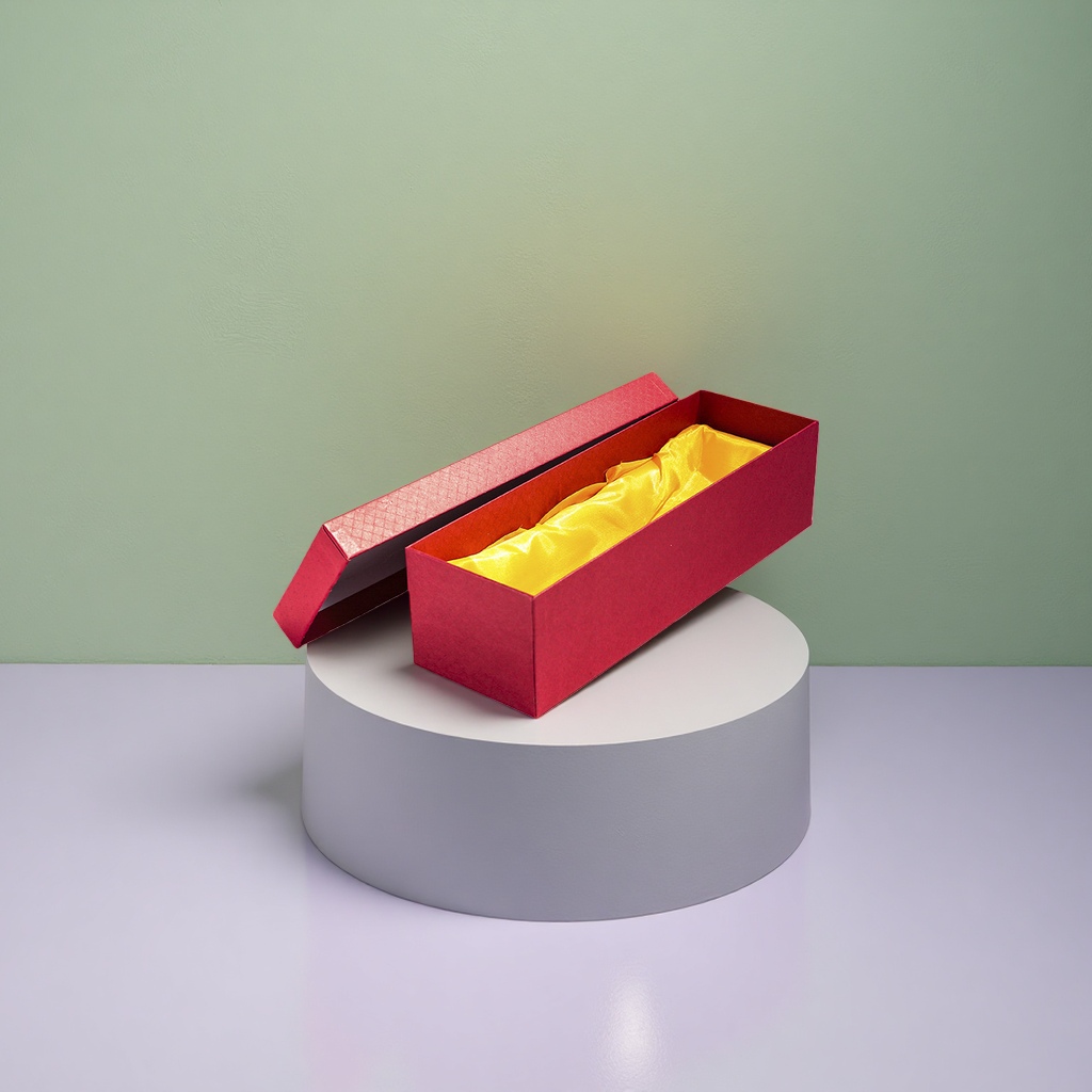 The exquisite red gift box is a festive and joyous packaging, making it an ideal choice for gifting Application Scenario