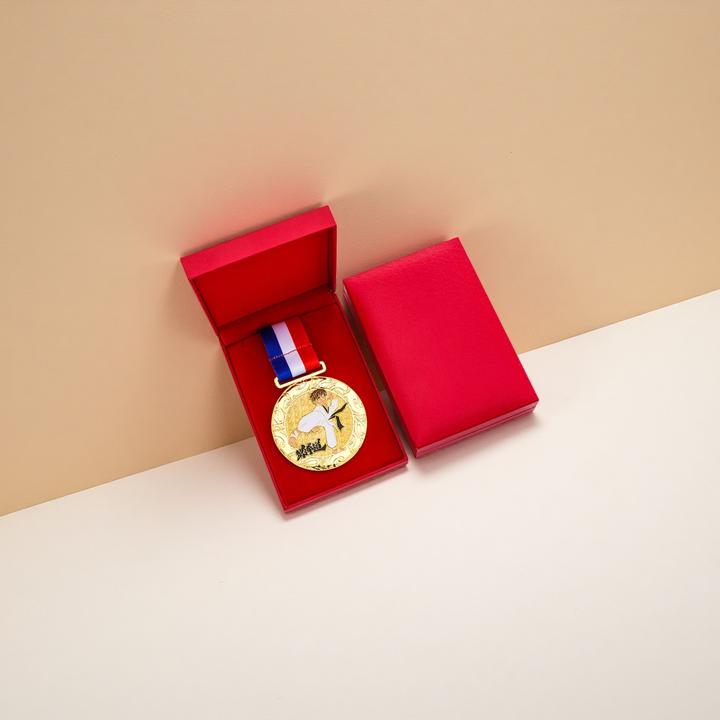 The alloy MEDALS specially designed for competitive events feature a circular double-sided relief design and can be customized with engraved characters Application Scenario