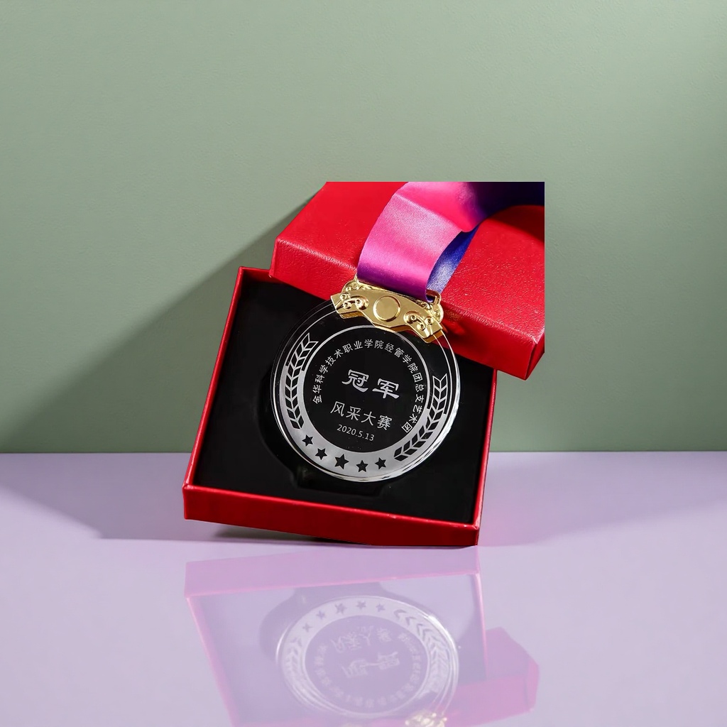 The circular double-sided embossed alloy MEDALS for competitive events can be customized in size Application Scenario