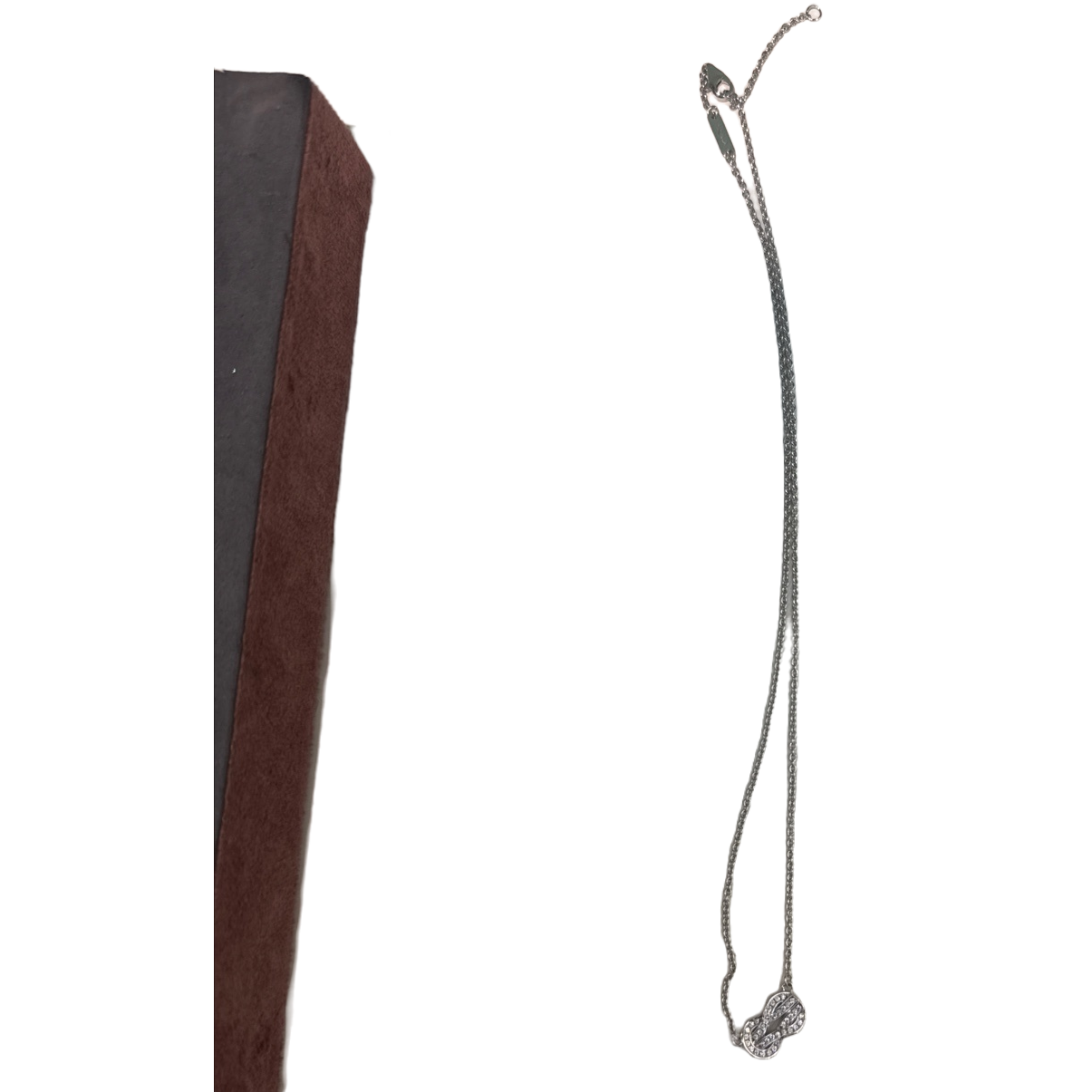 قلادة فضية من النساء Item Picture