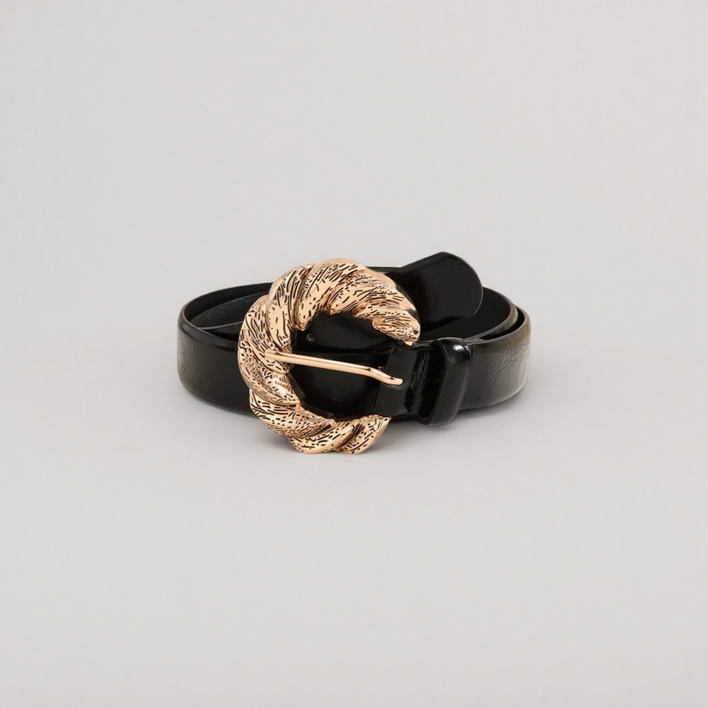 Black belt with golden patterned buckle casual belt details Picture